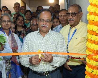 Prof. Shireesh Kedare, Director, IIT Bombay inaugurating the newly refurbished Cash section